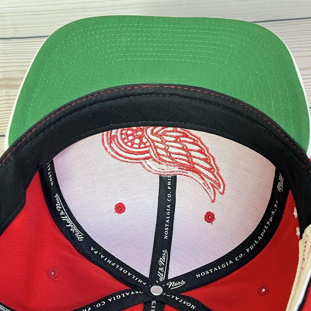 Mitchell & Ness Detroit Red Wings NHL Hat Flat Bill Snapback Cap Red White Logo - Picture 10 of 12